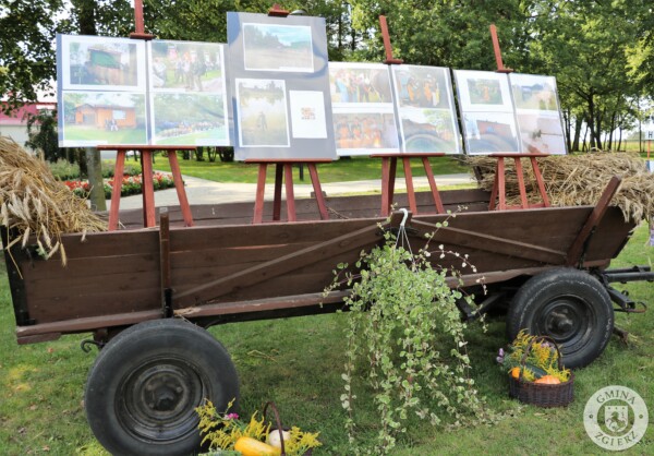 Odrestaurowany wóz drabiniasty i wystawa jubileuszowa fotografii 